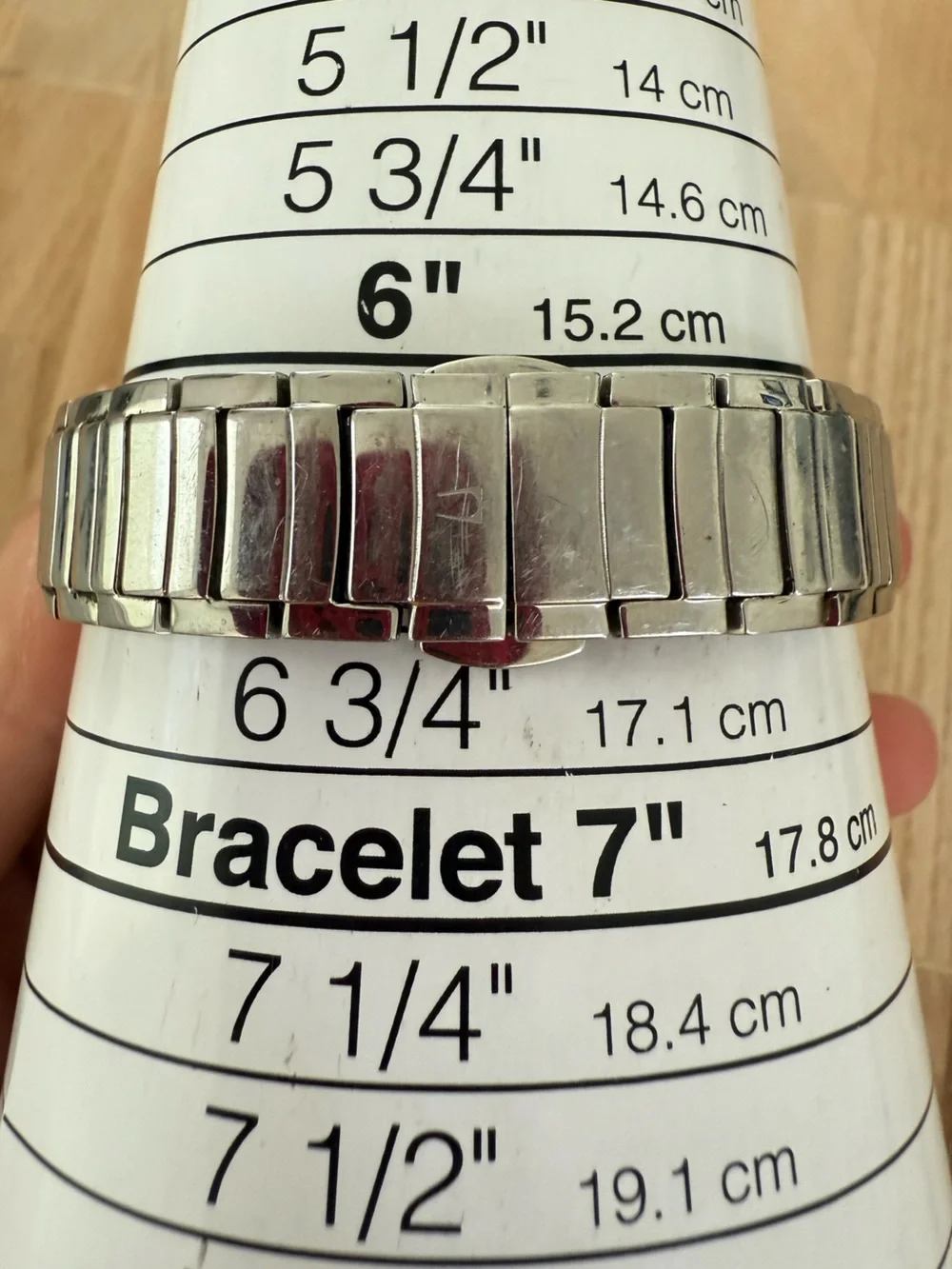 Bulova ladies 96R216 silver tone diamond accented watch NEW BATTERY